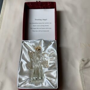 Faithful Guardians Trusting Angel with Flowers figurine and Trusting Poem